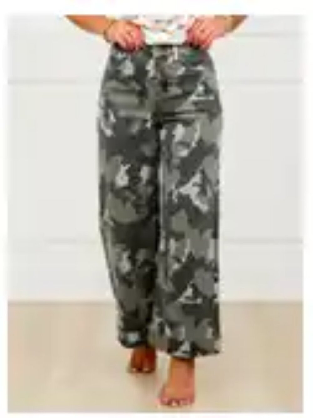 MICA HIGH RISE CAMO WIDE LEG CUFFED HEM JEANS SIZE 13